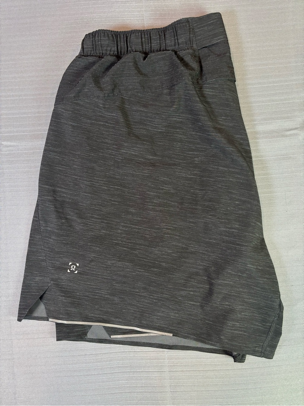 Lululemon T.H.E. Short 9” Lined Men’s XXL Heathered Black Training Gym Shorts - Picture 4 of 7